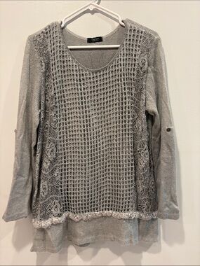 Cherish Grey Top with Black Label 19 ptp
